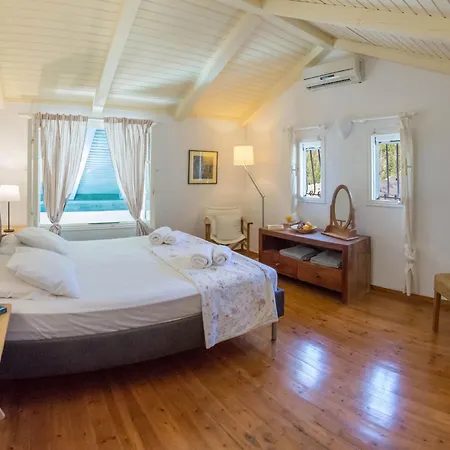 Kiparissi Holiday home *